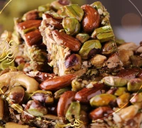 تمرية بالمكسرات — حلويات دهب