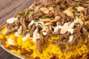 فتة شاورما بالبطاطا — مطعم وشاورما العف